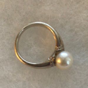 Pearl Ring with Silver Band